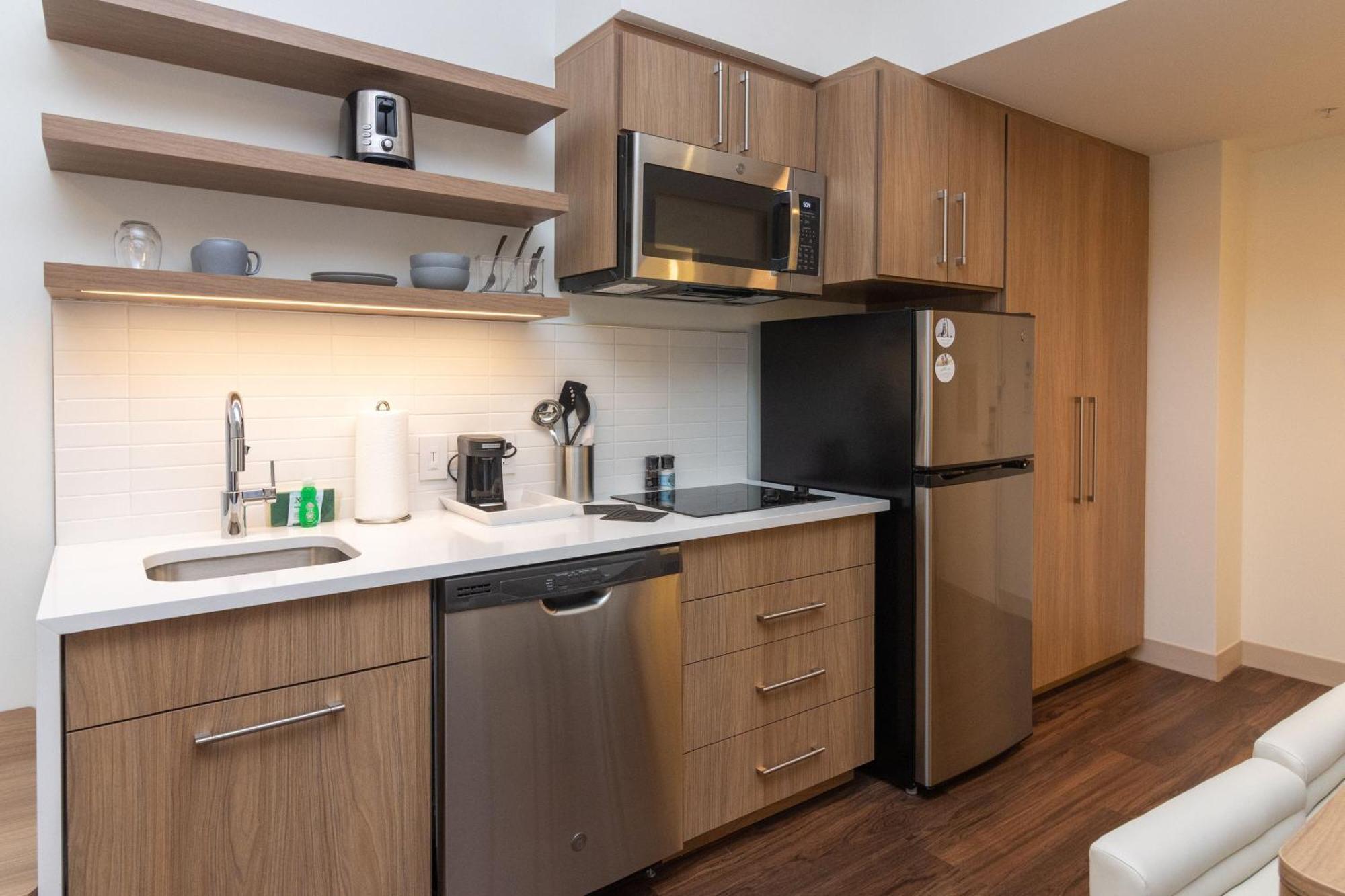 Element Midtown 3*