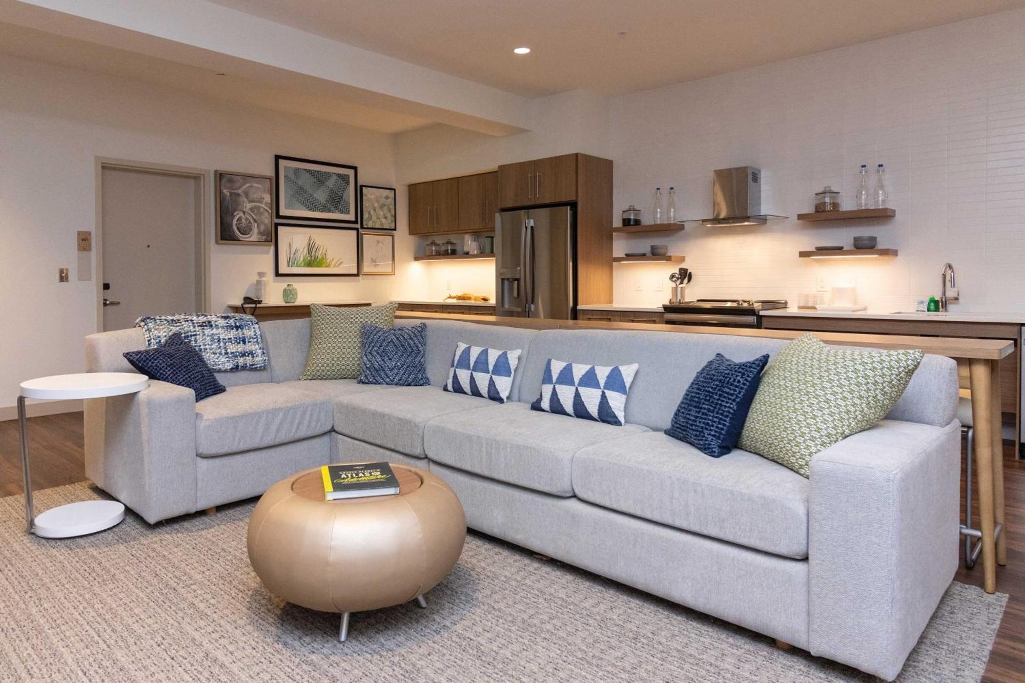 Element Midtown 3*